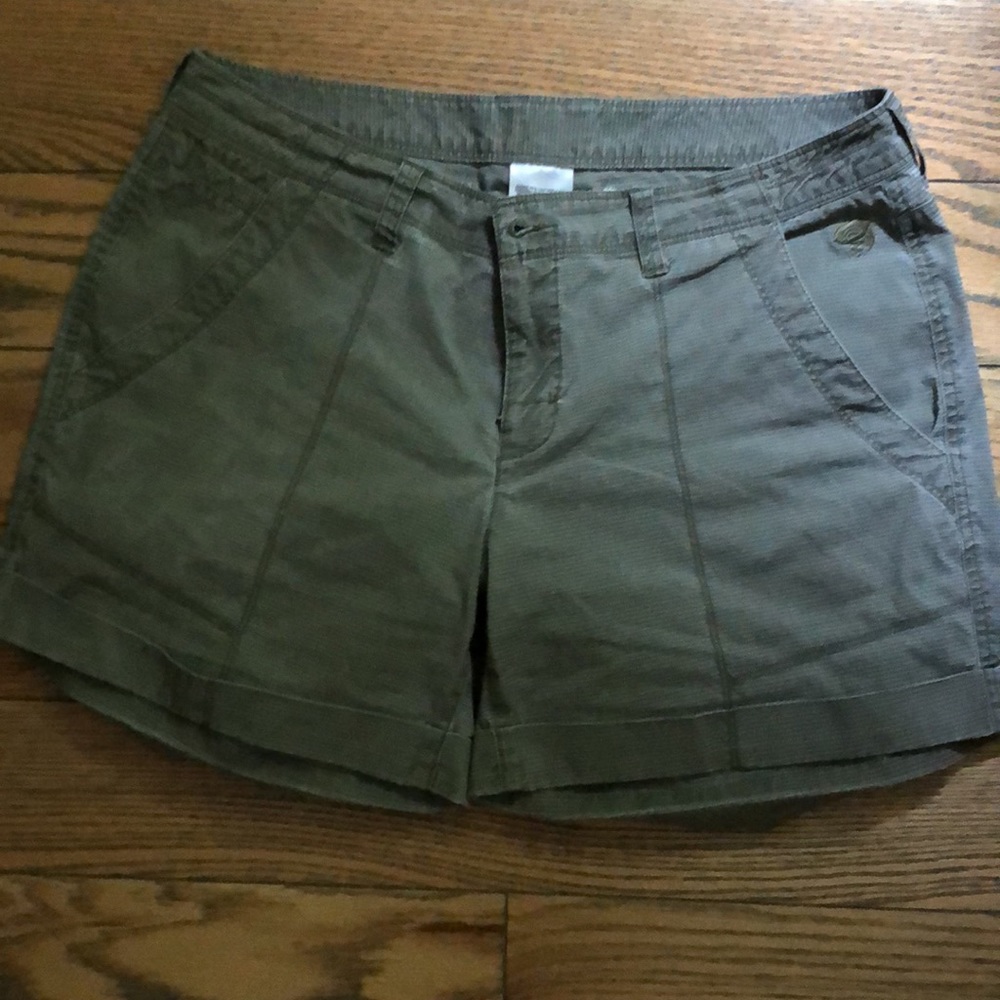 🎈🎈🎈
Mountain HardWear Shorts